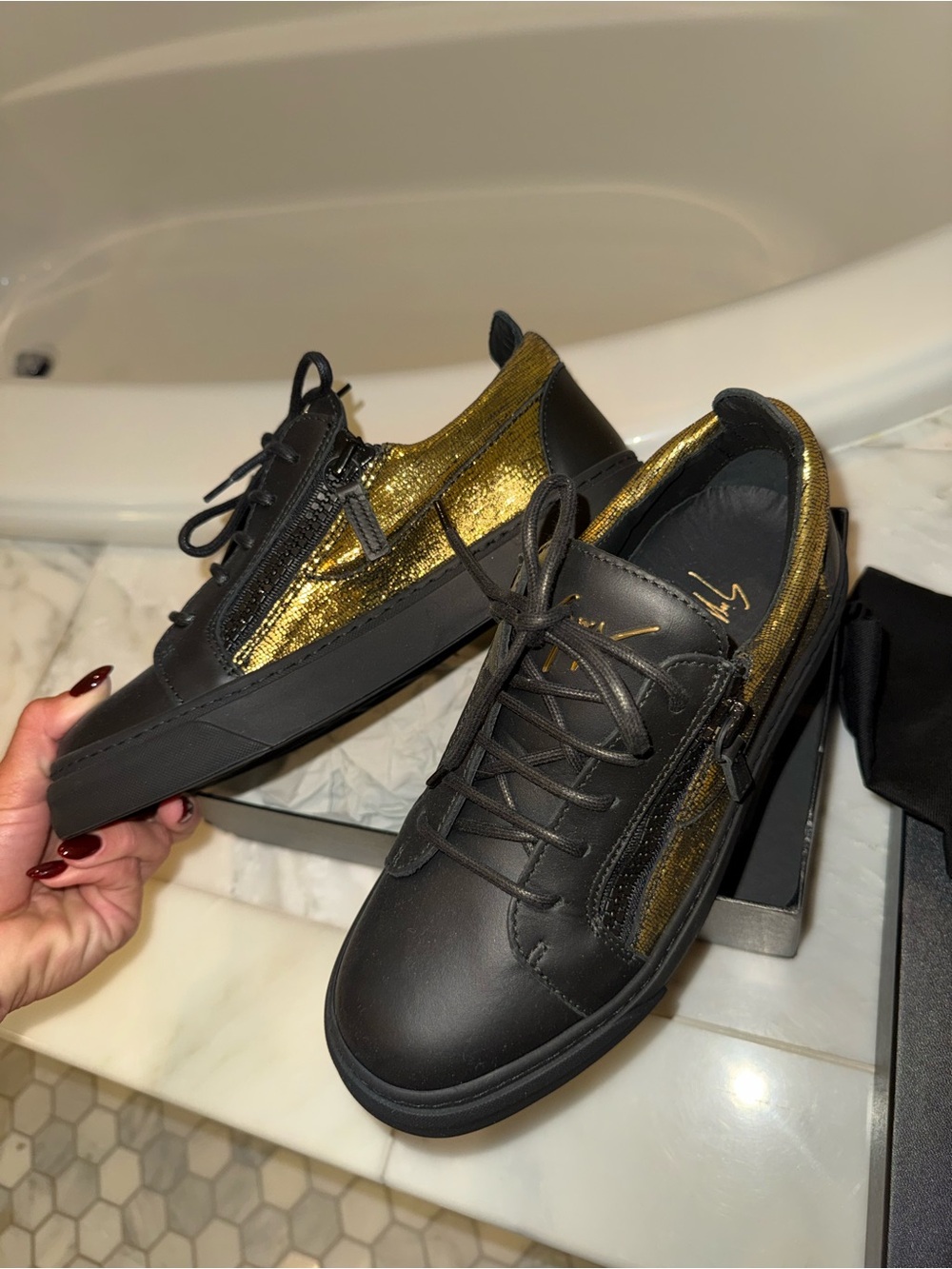 Brand NEW Giuseppe Zanotti Frankie Black and Gold Leather Low-Top Sneakers